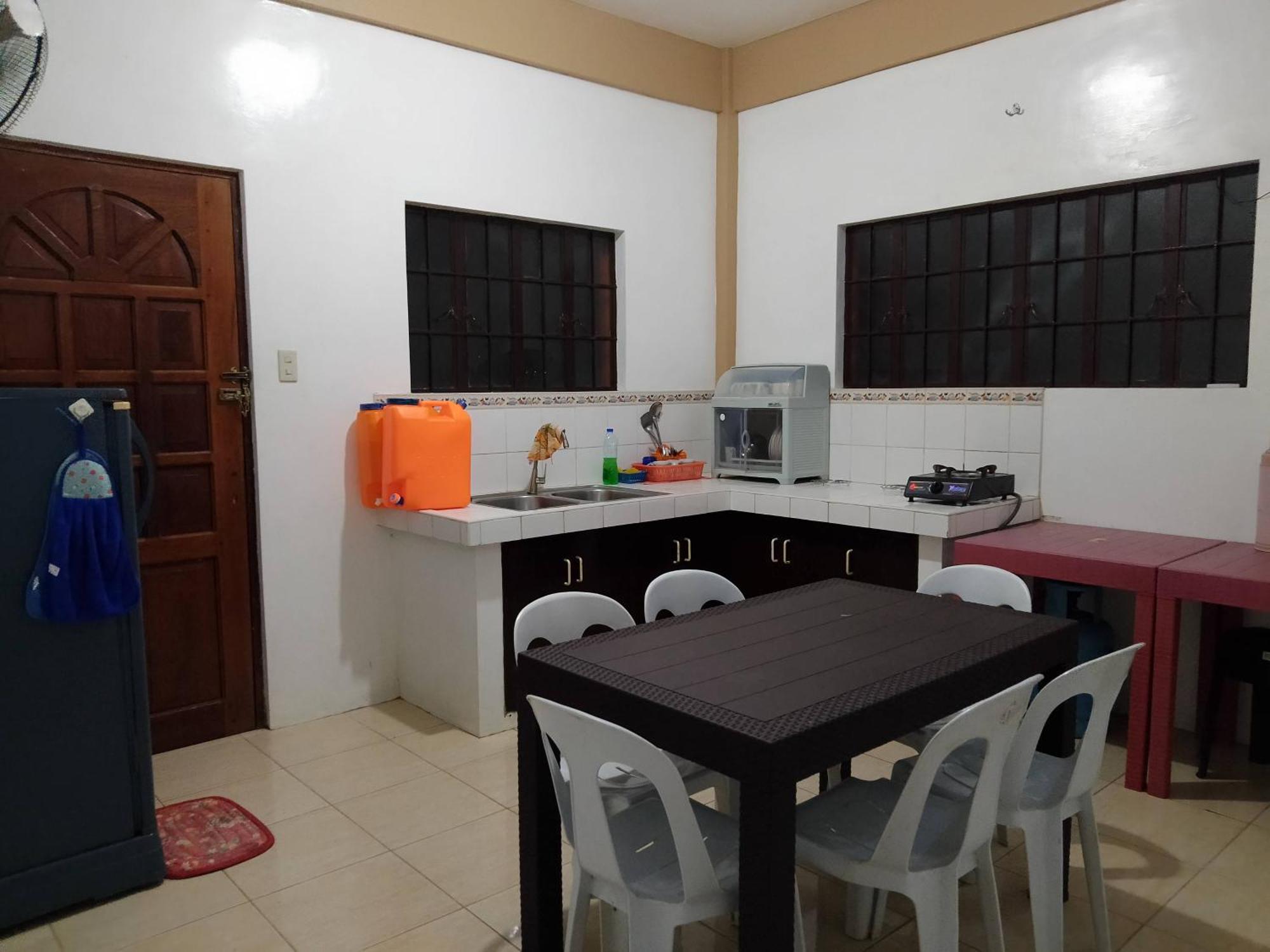 Apartament Estrelle Orange House - Backpackers Hub Puerto Princesa Zewnętrze zdjęcie