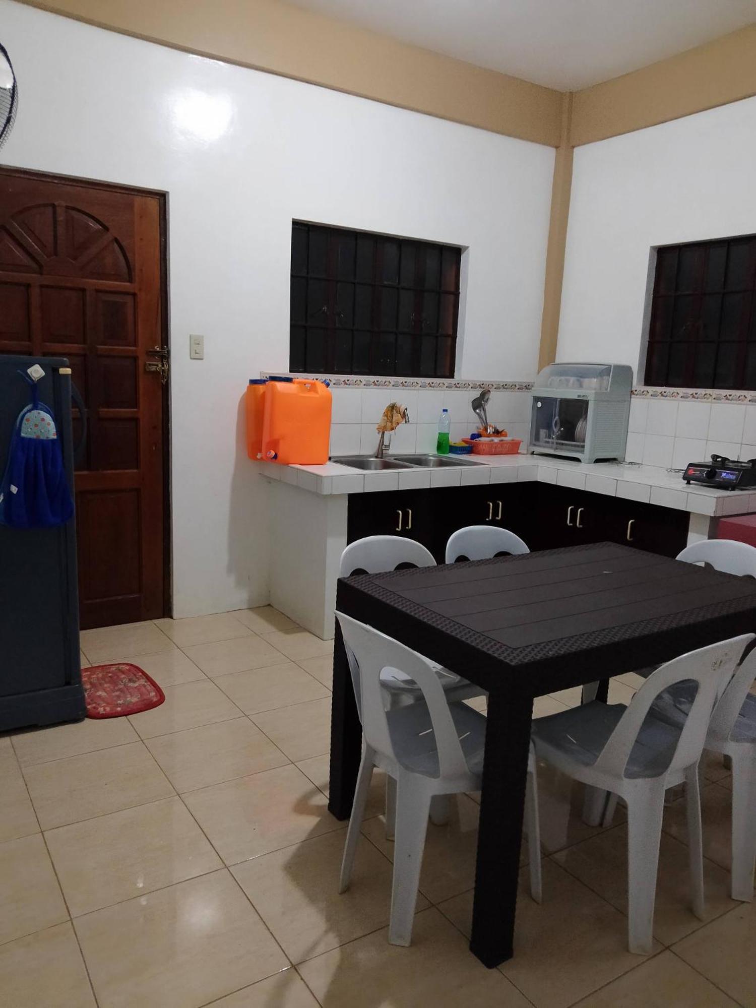 Apartament Estrelle Orange House - Backpackers Hub Puerto Princesa Zewnętrze zdjęcie